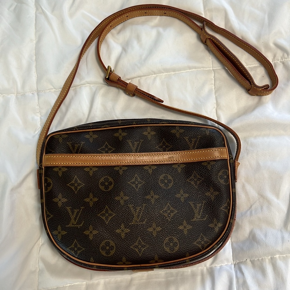 Authentic Louis Vuitton Jeune Fille GM Crossbody  Brown Coated Monogram - Picture 2 of 10